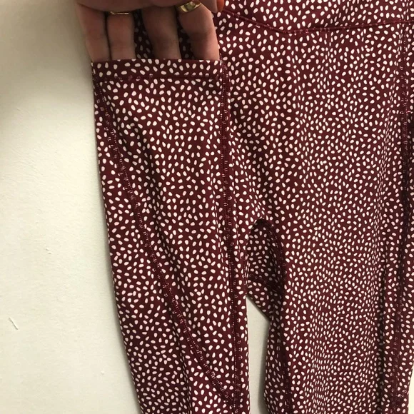 Buff Bunny Burgundy Bossy Print Rosa Pocket Leggings Size Medium - Picture 3 of 6